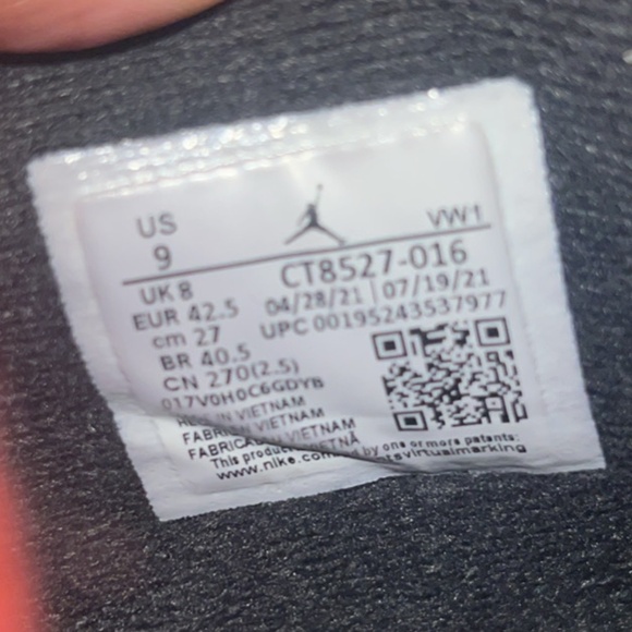 Jordan 4 Red Thunders - Picture 7 of 9